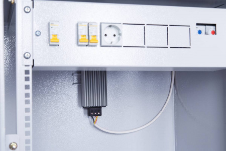 19" Настенный климатический шкаф                    12U, укомплектованный, IP55,  серый